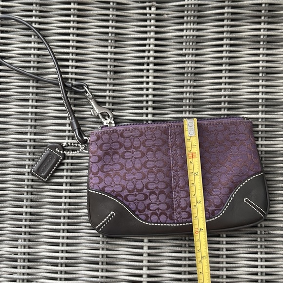 Coach wristlet - Picture 2 of 9